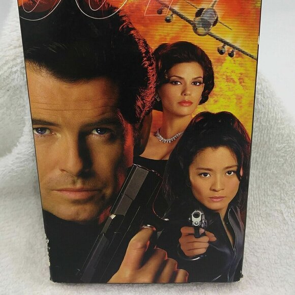 Lot of 2 -007 James Bond - VHS - 1998 Pierce Bronson MGM Tomorrow, The World - Picture 3 of 13